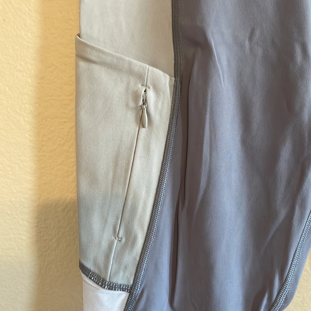 Athleta Color Block All In 7/8 Tight‎ size medium - Picture 5 of 15